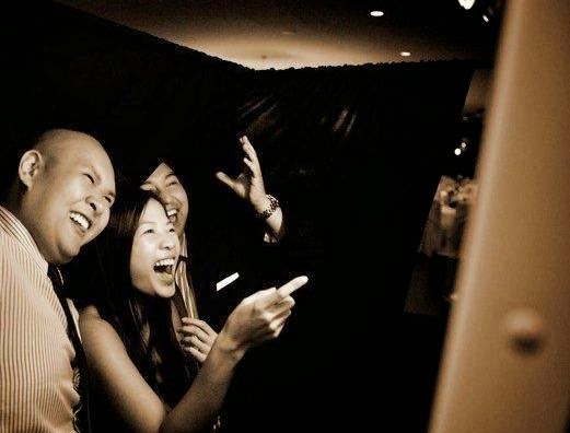MomentUs Foto Photo Booth Hire | 10 Sauterne Cres, Minchinbury NSW 2770, Australia | Phone: 0421 032 883