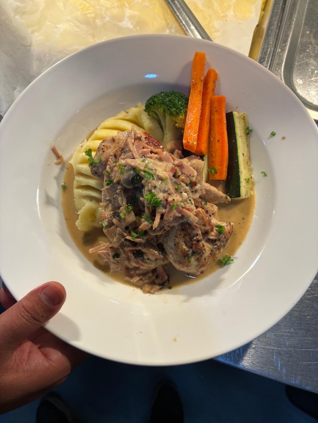 Flagstick Bistro Deniliquin | 1 Golf Club Rd, Deniliquin NSW 2710, Australia | Phone: 0468 339 740