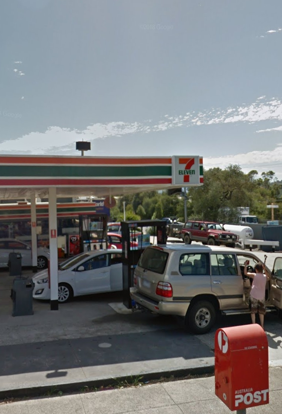 Mobil Oil Australia Pty Ltd. | gas station | Maroondah Hwy, Lilydale VIC 3140, Australia