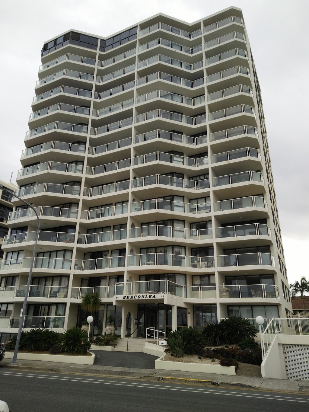 Beaconlea Tower Apartments | lodging | 316 Marine Parade, Labrador QLD 4215, Australia | 0755329919 OR +61 7 5532 9919