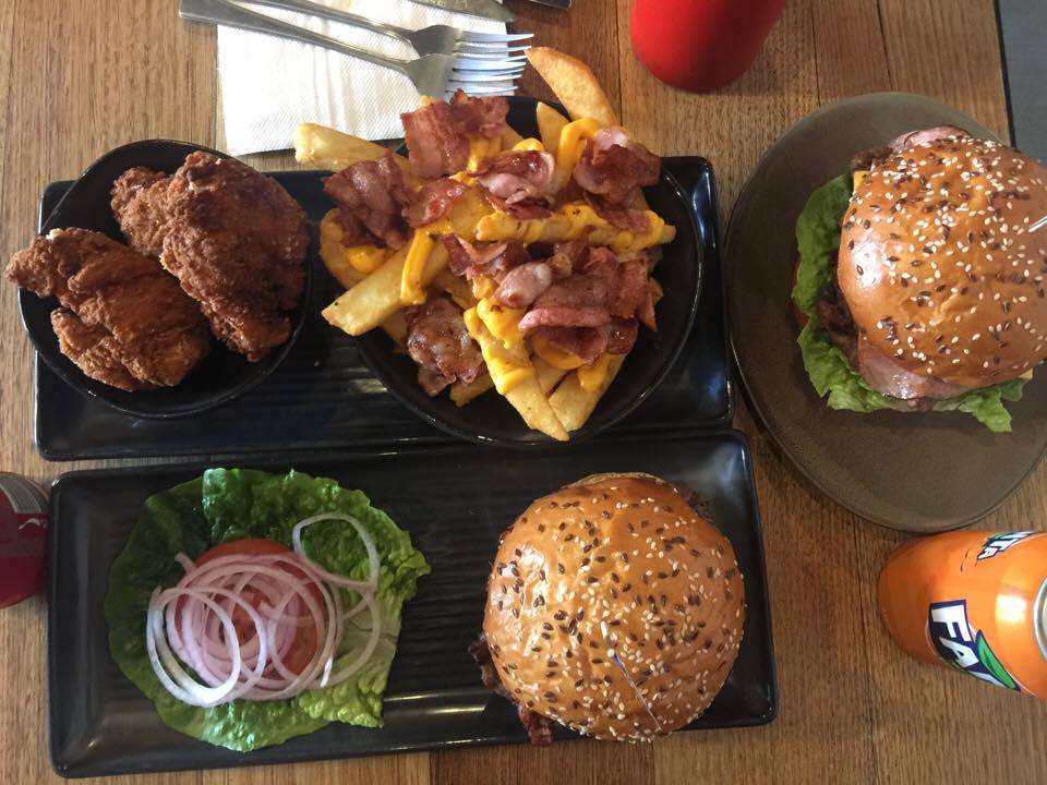 Stackd Burger Bar | restaurant | 95 OShea Rd, Berwick VIC 3806, Australia | 0397026475 OR +61 3 9702 6475