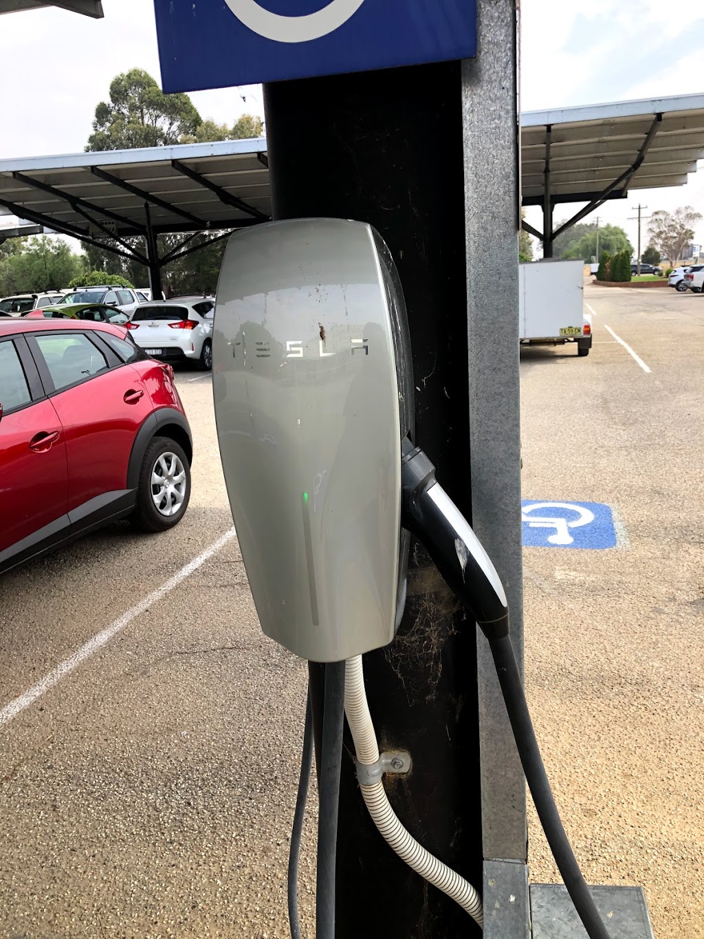 Tesla Destination Charger | 186 Golf Club Dr, Howlong NSW 2643, Australia | Phone: (02) 6026 5321