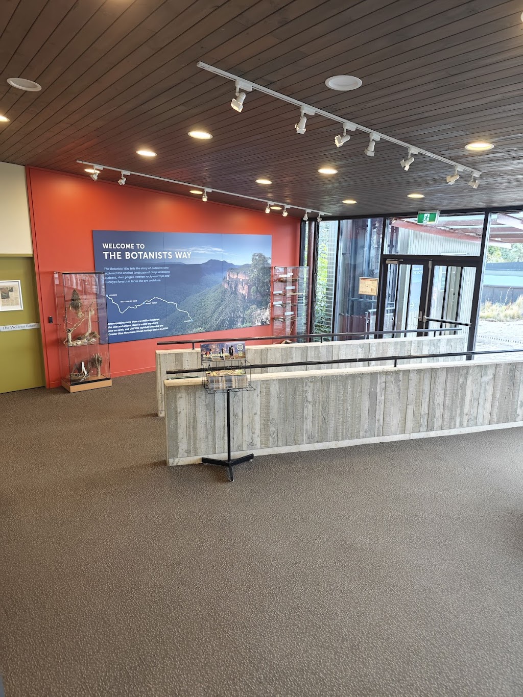 Visitor Centre | Mount Tomah NSW 2758, Australia | Phone: (02) 9231 8111