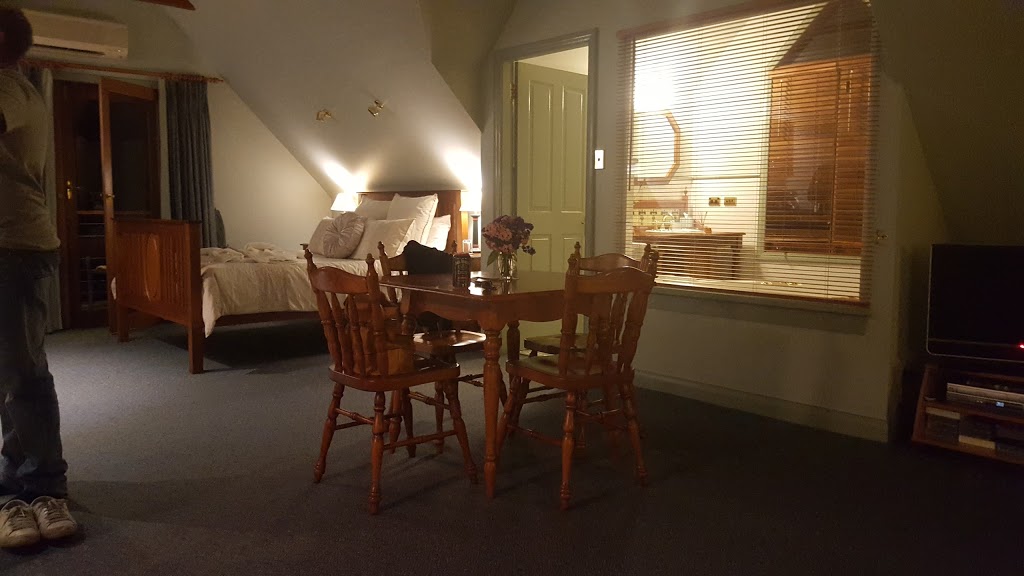 Rose Lindsay Cottage | 113 Chapman Parade, Faulconbridge NSW 2776, Australia | Phone: (02) 4751 4273