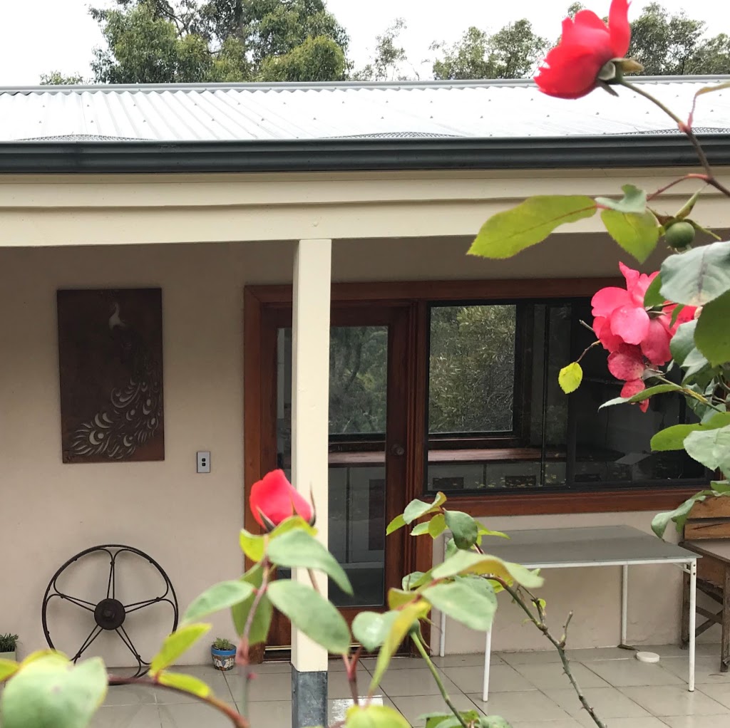 KW Cottage | lodging | 110 Sheoak Rd, Crafers West SA 5152, Australia | 0438864470 OR +61 438 864 470