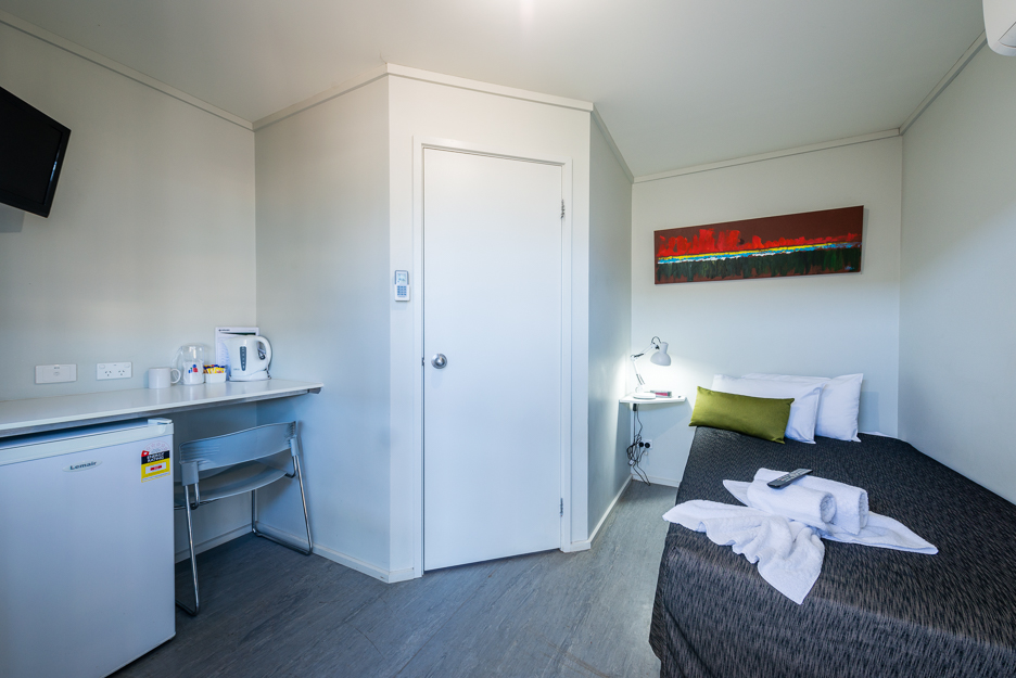 The Eastwood | lodging | 74 McNulty St, Miles QLD 4415, Australia | 0448255208 OR +61 448 255 208