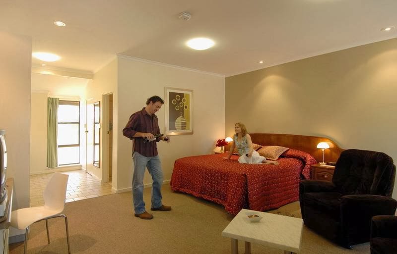 McLaren Vale Motel & Apartments | lodging | Main Rd & Caffrey Street, McLaren Vale SA 5171, Australia | 0883238265 OR +61 8 8323 8265