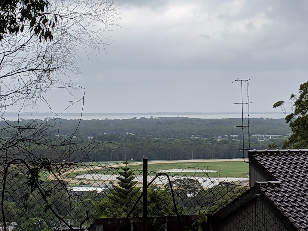 Wyong Lookout | park | Crystal Cres, Wyong NSW 2259, Australia