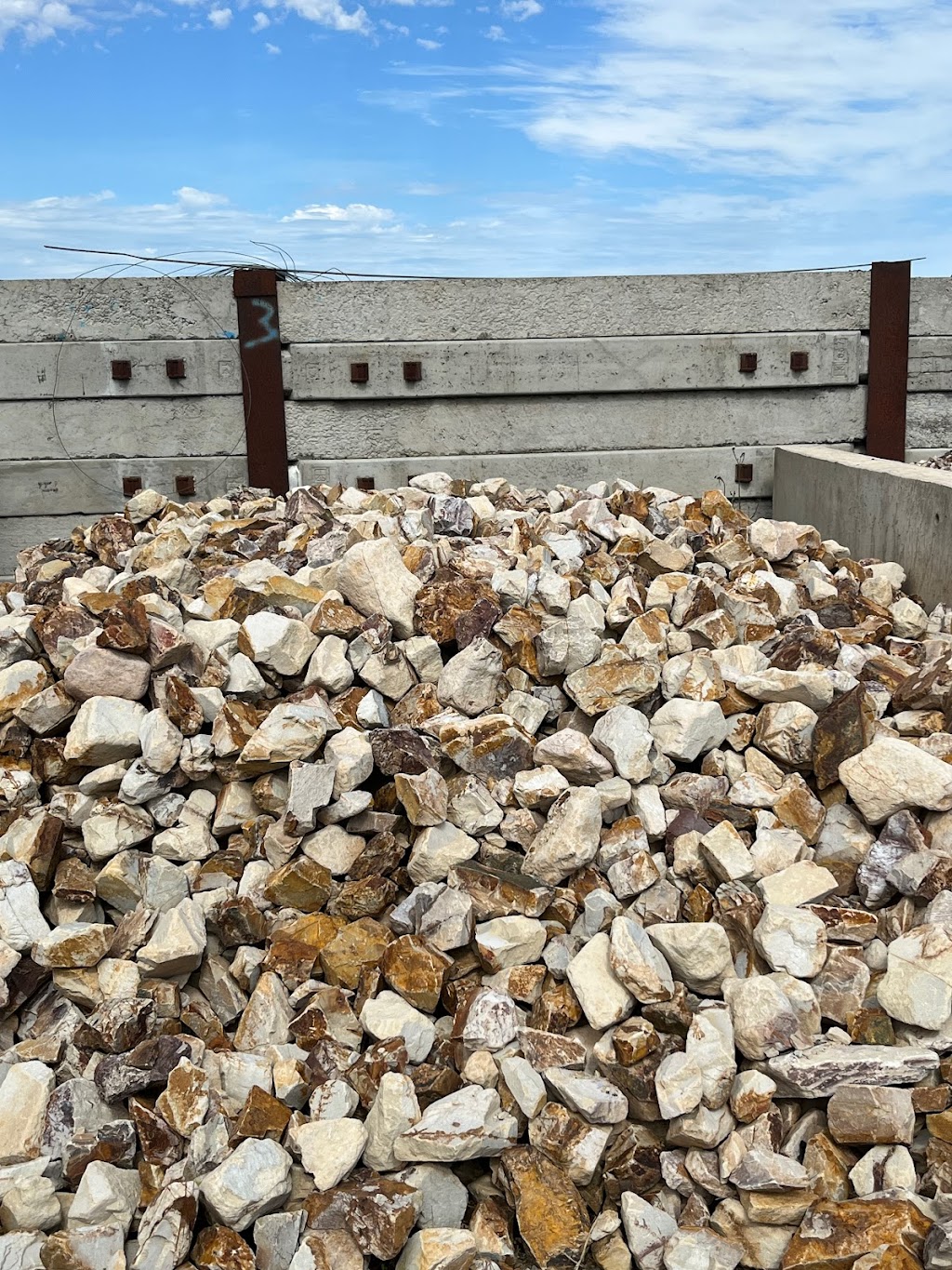 Whips Garden Supplies | 700 English Rd, Lethbridge VIC 3332, Australia | Phone: 0493 711 292