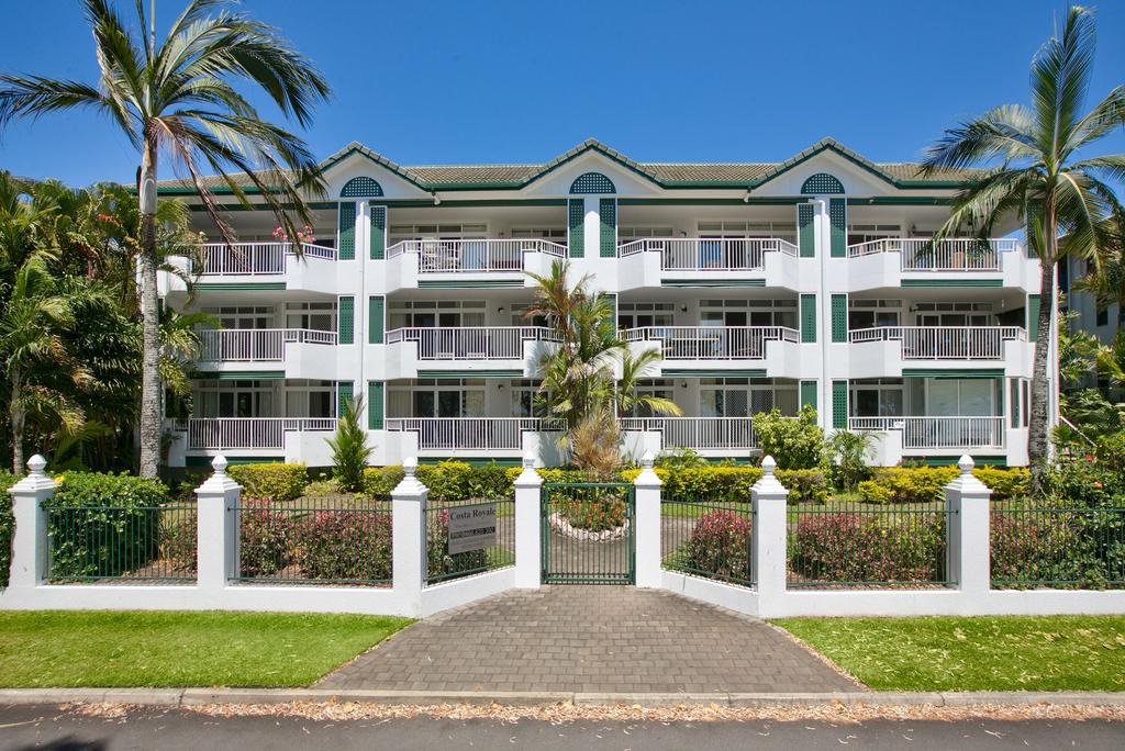 Trinity Beach Holiday Apartments | 26-30 Moore St, Trinity Beach QLD 4879, Australia | Phone: (07) 4000 0566