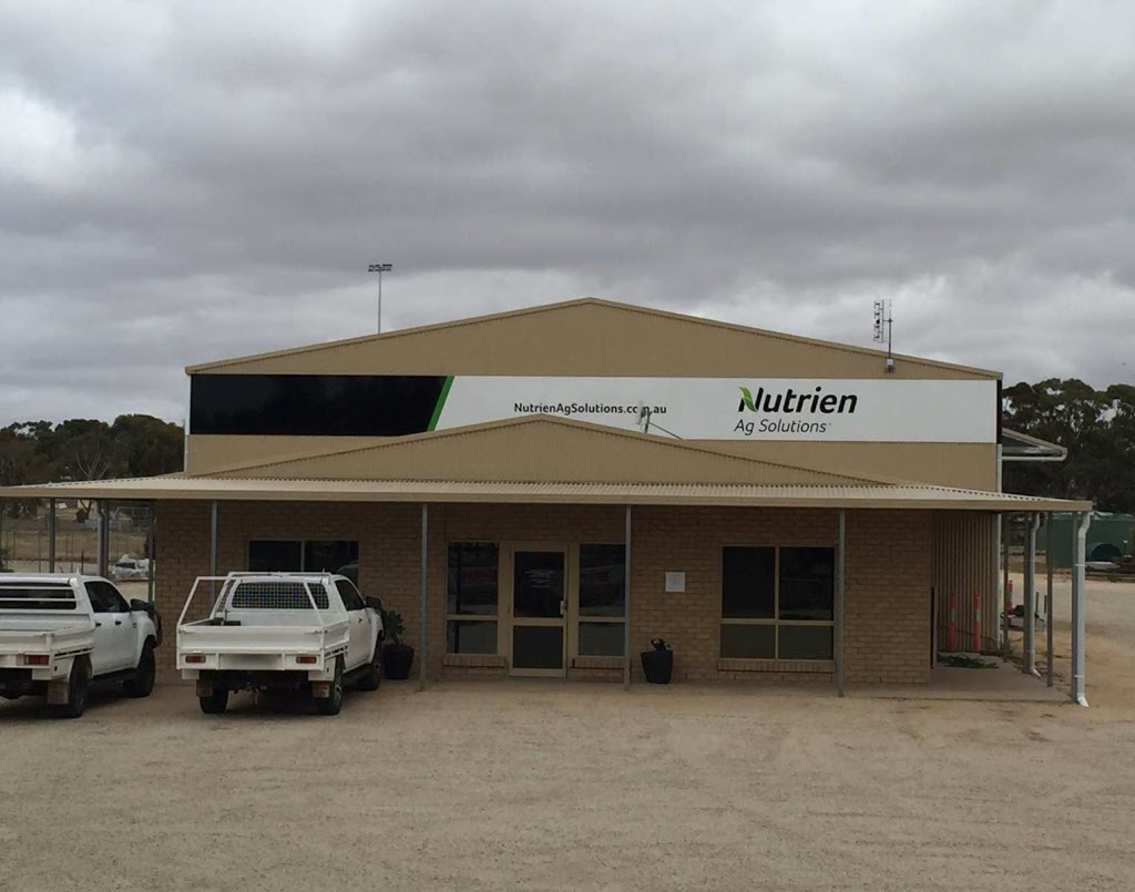 Nutrien Ag Solutions |  | 55 McMillans Rd, Boort VIC 3537, Australia | 0354552002 OR +61 3 5455 2002