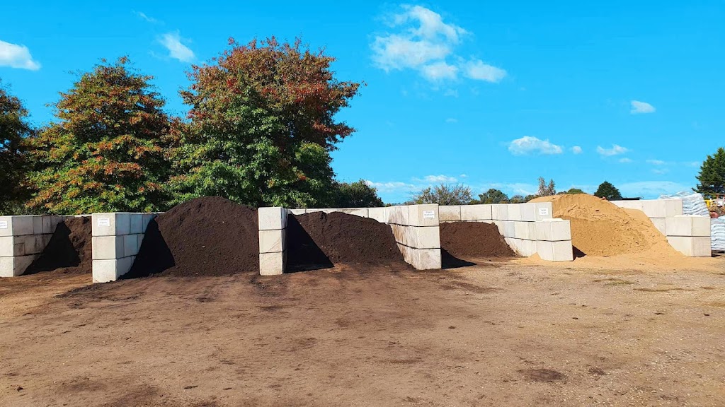 Jindalee Soil Yard | 94 Boundary Rd, Thurgoona NSW 2640, Australia | Phone: 0455 263 526