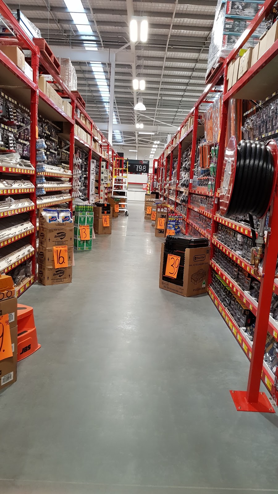 Bunnings Bellambi | hardware store | Cnr Bellambi Ln &, Watts Ln, Bellambi NSW 2518, Australia | 0242768300 OR +61 2 4276 8300