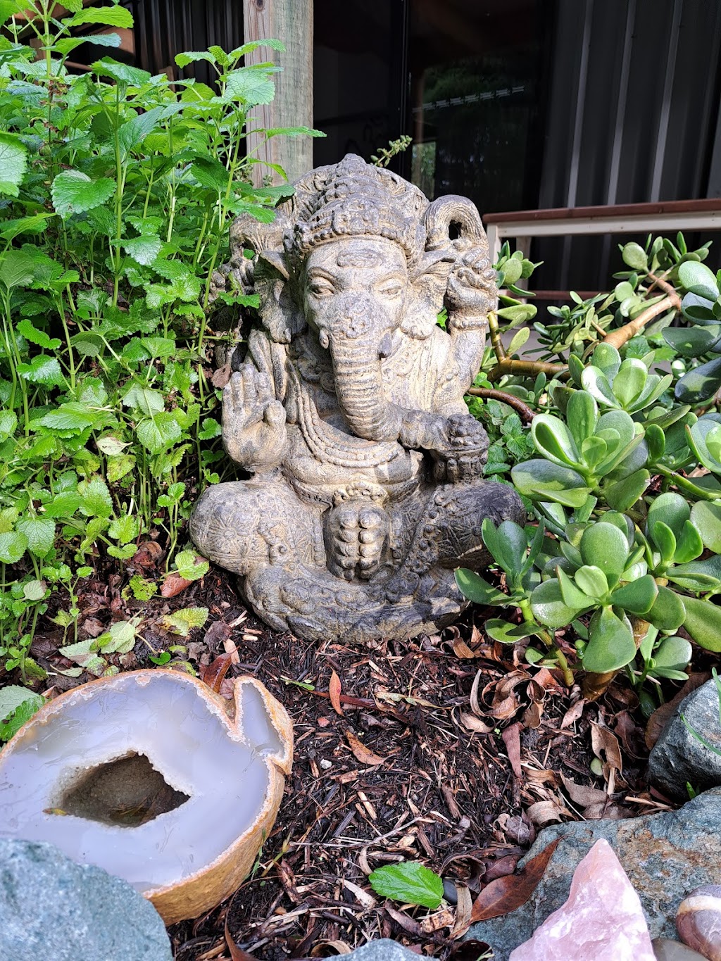 Yoga with Laura | 24 Figtree Dr, Diamond Beach NSW 2430, Australia | Phone: 0404 866 089