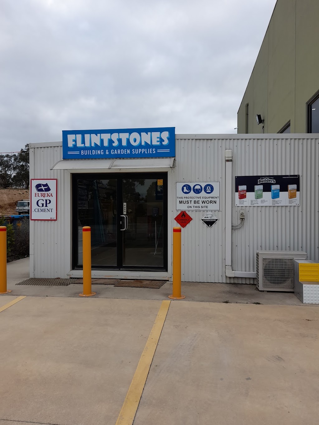 Flintstones Building & Garden Supplies Bacchus Marsh | 2822 Gisborne Rd, Merrimu VIC 3340, Australia | Phone: (03) 5367 4900