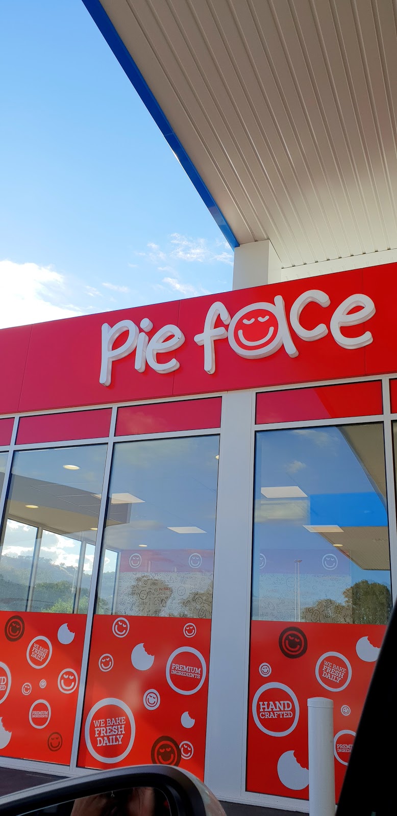 United (Pie Face) | 363 McKoy St, West Wodonga VIC 3690, Australia | Phone: (02) 8089 1919
