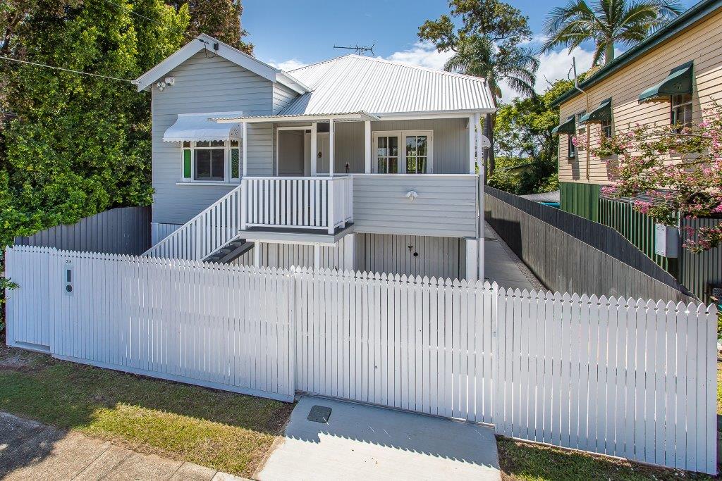 Lifestyle Homes and Renovations Qld - Builders Sandgate | 108 Shorncliffe Parade, Shorncliffe QLD 4017, Australia | Phone: 0408 070 826