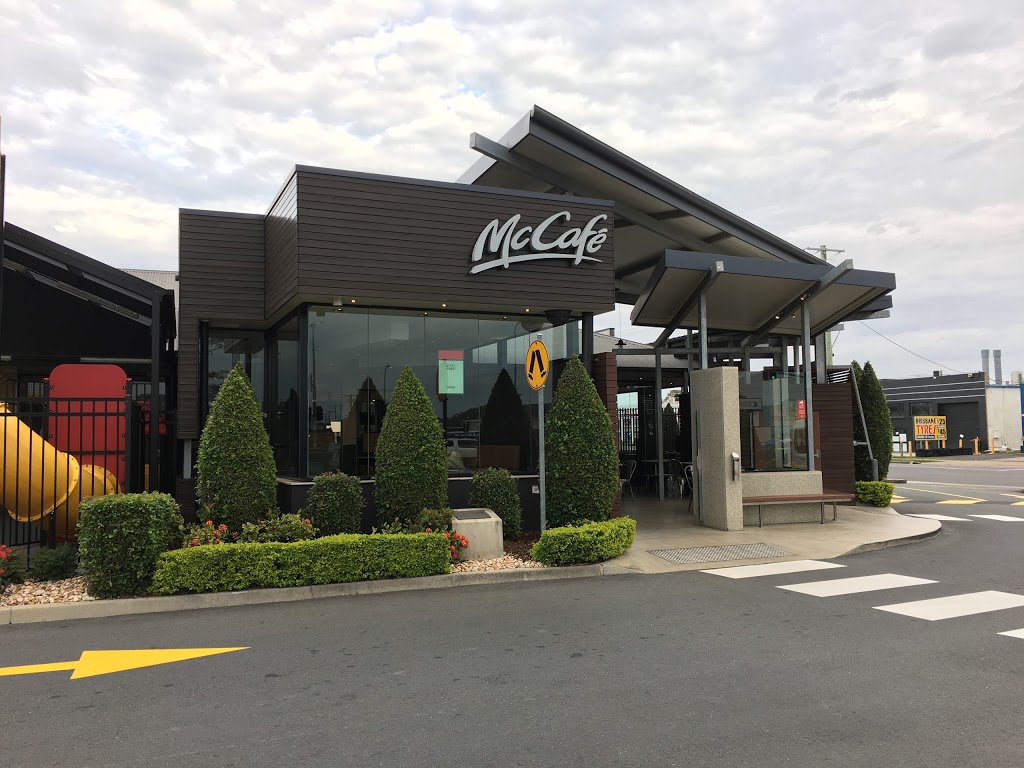 McDonalds Virginia | meal takeaway | 18 Robinson Rd E, Virginia QLD 4014, Australia | 0738653057 OR +61 7 3865 3057
