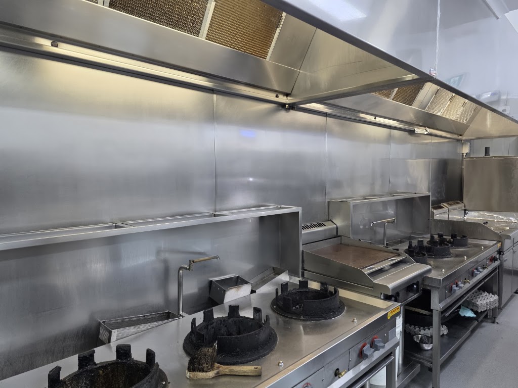 Grease Busters | 17 Markham Ave, Runaway Bay QLD 4216, Australia | Phone: 1300 439 019