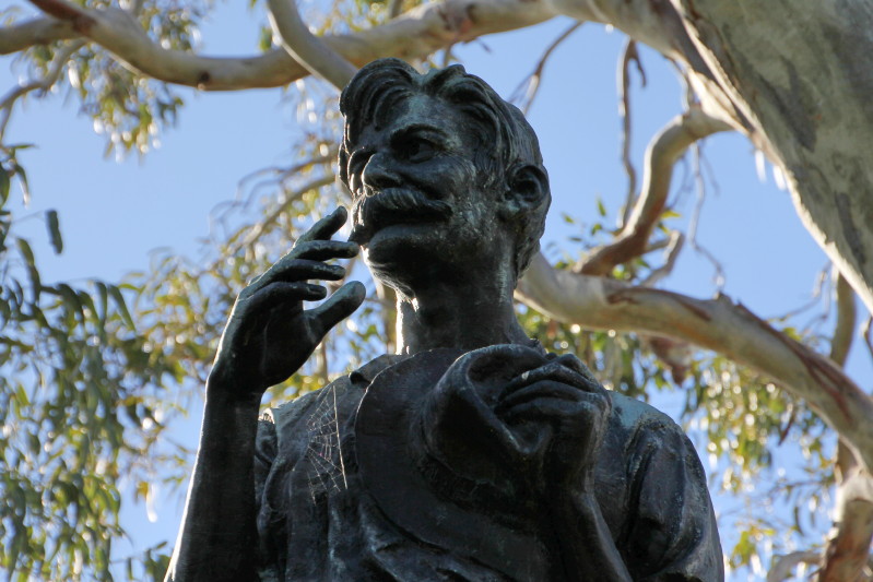 Henry Lawson Memorial | 1C Mrs Macquaries Rd, Sydney NSW 2000, Australia