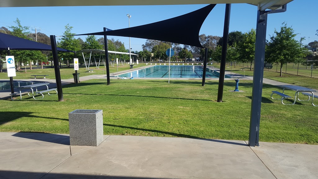 Maffra Memorial Pool |  | Duke St, Maffra VIC 3860, Australia | 0351471191 OR +61 3 5147 1191