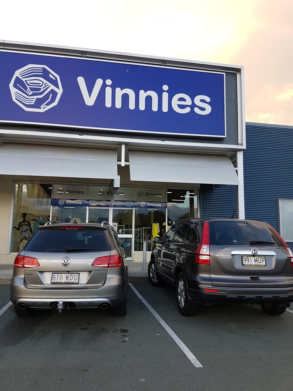Vinnies Burleigh Waters | store | shop 11/1 Santa Maria Ct, Burleigh Waters QLD 4220, Australia | 0755204282 OR +61 7 5520 4282