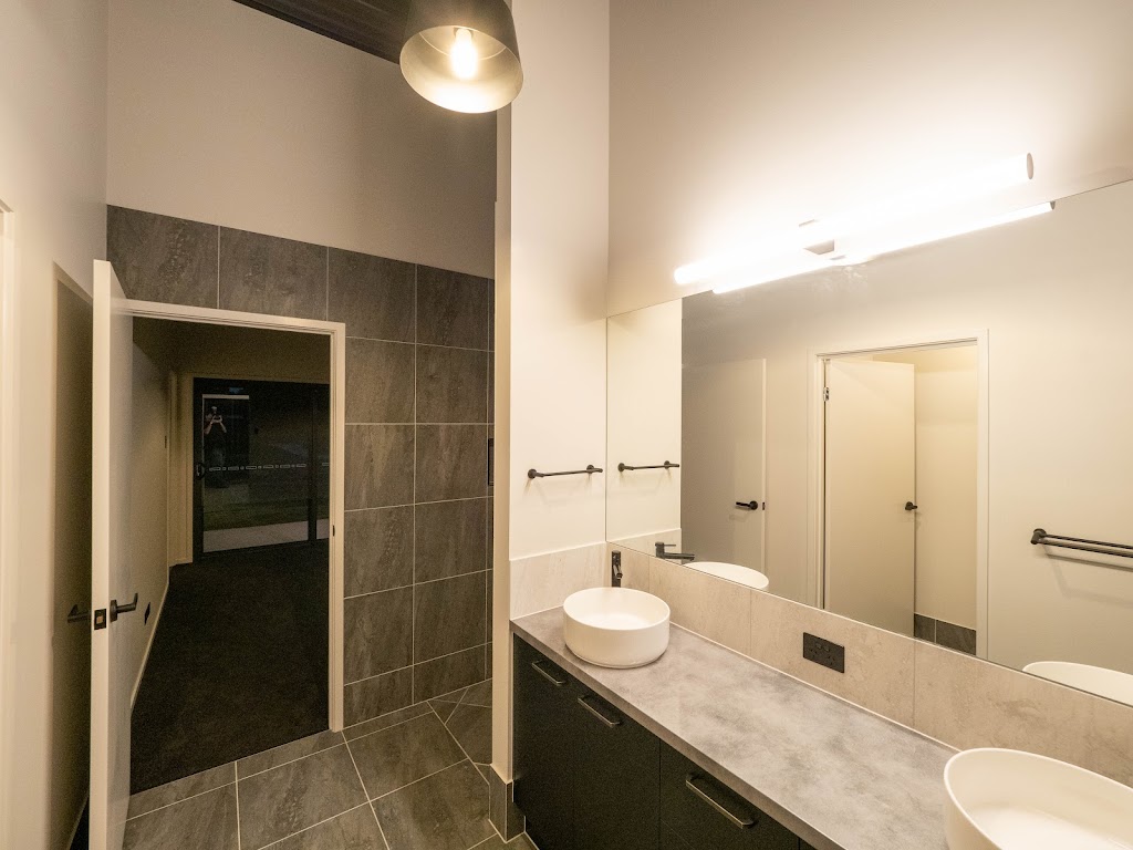 Budget Bathrooms | 31-35 Mecklem Ct, Ningi QLD 4511, Australia | Phone: 0421 874 096