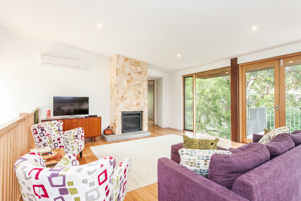 CLOVELLY Holiday Home Lorne | lodging | 14 Clovelly Ct, Lorne VIC 3232, Australia | 0352894233 OR +61 3 5289 4233