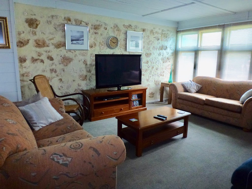 Nanda Farm Holiday Cottage | lodging | 1035 Point Sturt Rd, Point Sturt SA 5256, Australia | 0422234487 OR +61 422 234 487