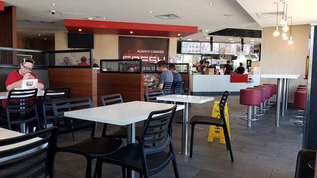 KFC Dubbo | restaurant | 64 Cobra St, Dubbo NSW 2830, Australia | 0268818308 OR +61 2 6881 8308