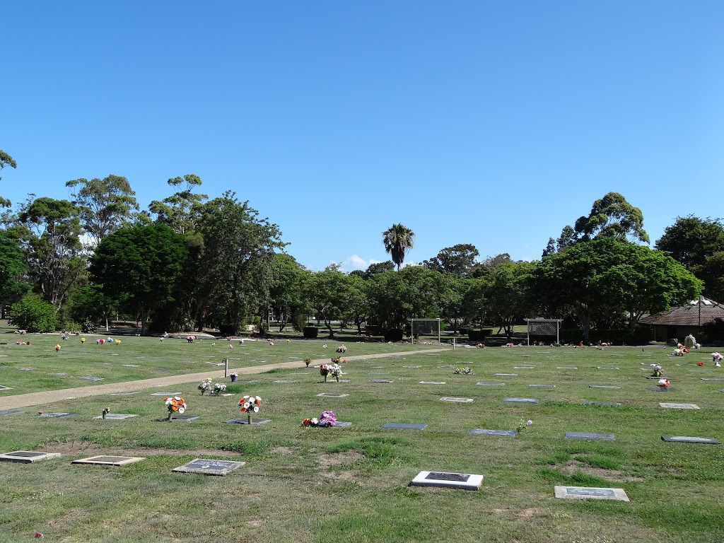 Redcliffe Cemetery | 267 Macdonnell Rd, Redcliffe QLD 4019, Australia | Phone: (07) 3205 0555