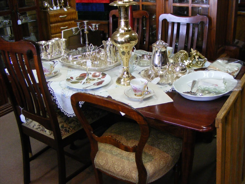 Lippy’s Furniture & Antiques | 265 Murray St, Finley NSW 2713, Australia | Phone: (03) 5883 4420