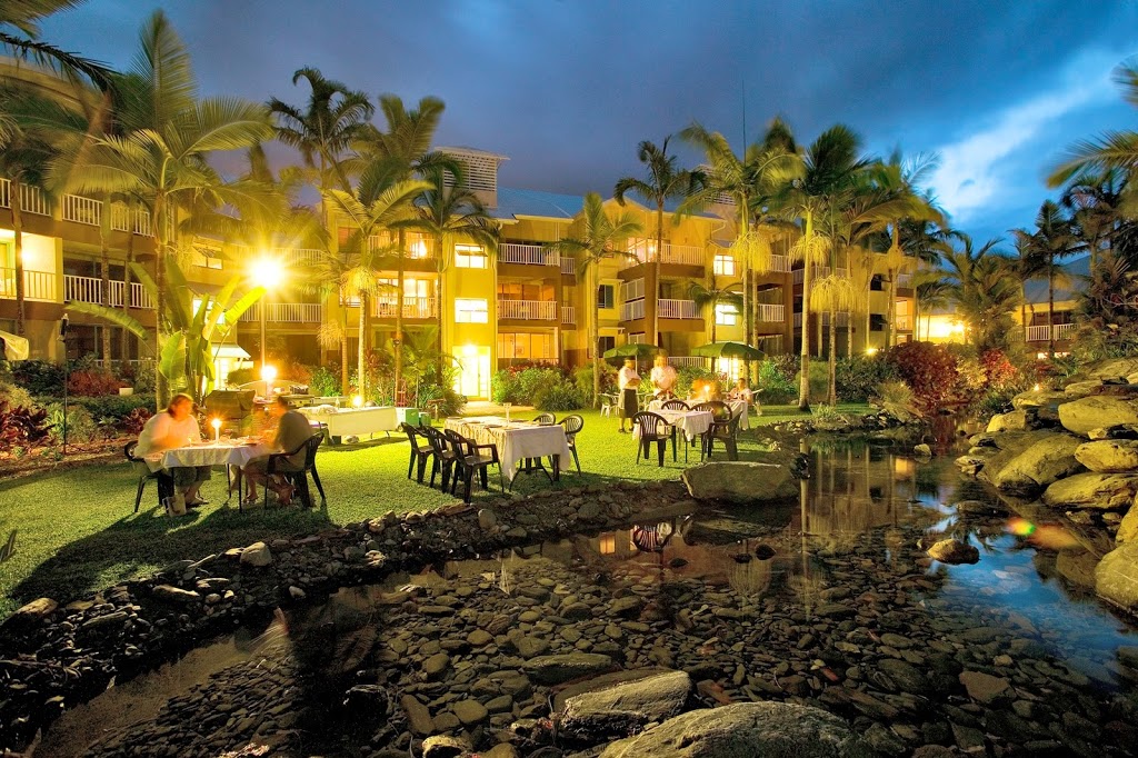 Coral Sands Beachfront Resort | Trinity Beach Rd & Moore St, Trinity Beach QLD 4879, Australia | Phone: (07) 4057 8800