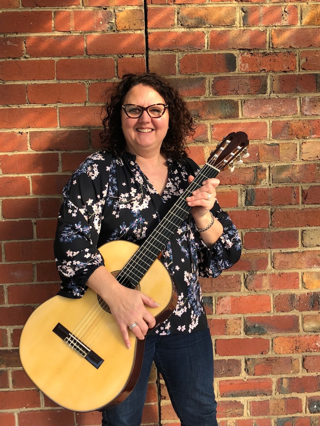 Nadia Sartori Classical Guitar North Balwyn and Nth Balwyn Suzuk | 105 Doncaster Rd, Balwyn North VIC 3104, Australia | Phone: 0466 249 259