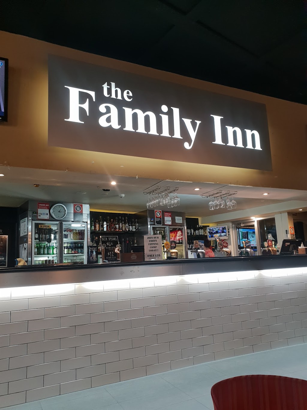 The Family Inn | restaurant | 378 Victoria Rd, Rydalmere NSW 2116, Australia | 0296381778 OR +61 2 9638 1778