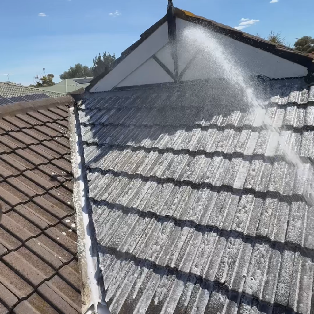 Geelong Local Roof & Gutter Cleaning | 56 Fogarty Ave, Highton VIC 3216, Australia | Phone: 0435 322 038
