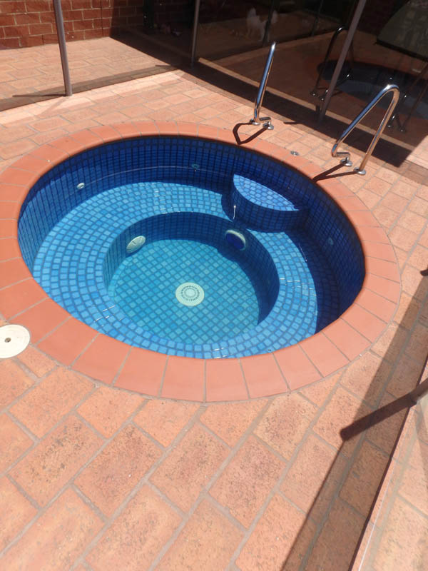 Delorenzo Pools | 20 Melanie Blair Pl, Skye VIC 3977, Australia | Phone: 0434 249 317