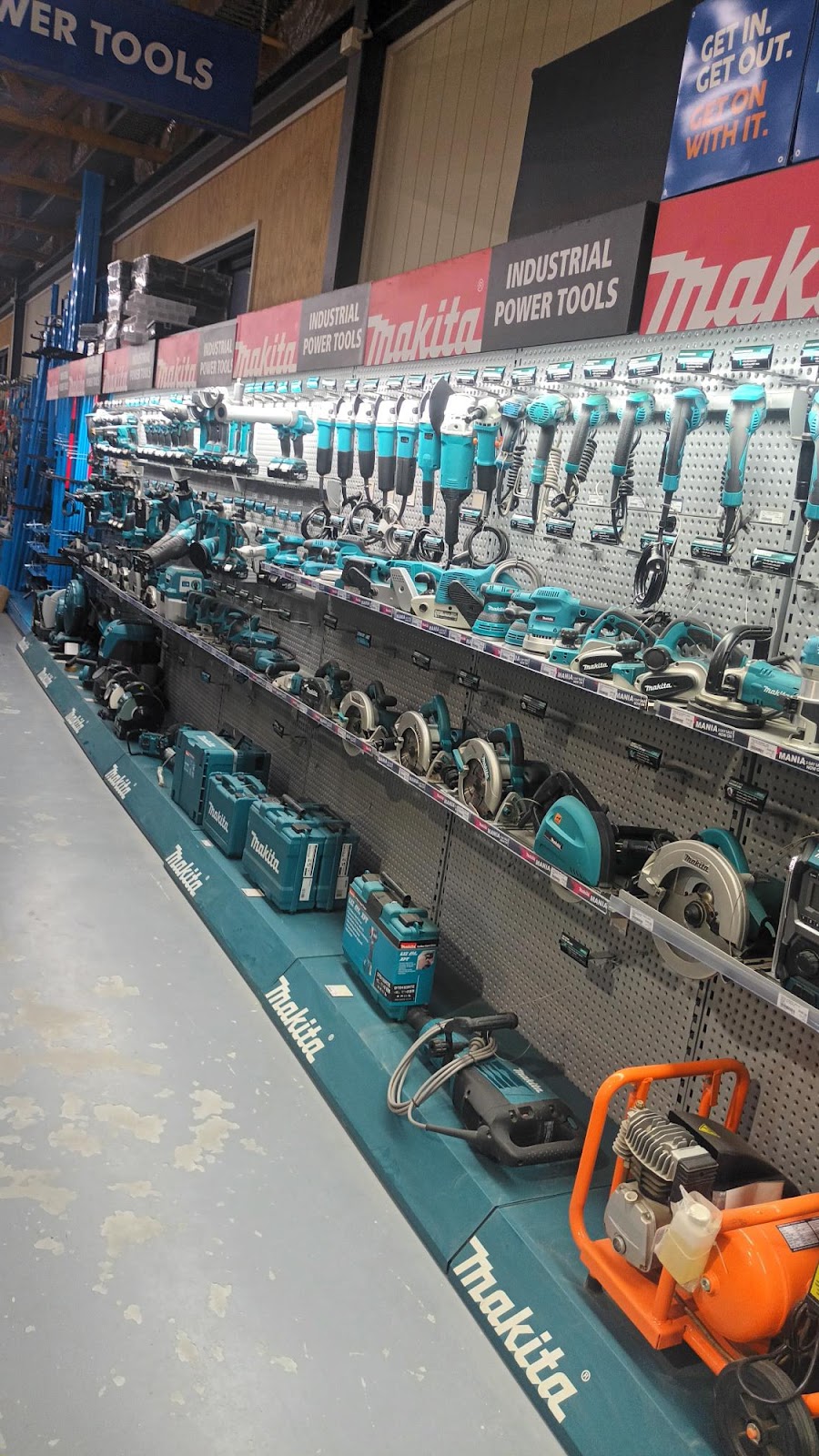 Eaton’s Mitre 10 Singleton | 1 Kelso St, Singleton NSW 2330, Australia | Phone: (02) 6572 5600