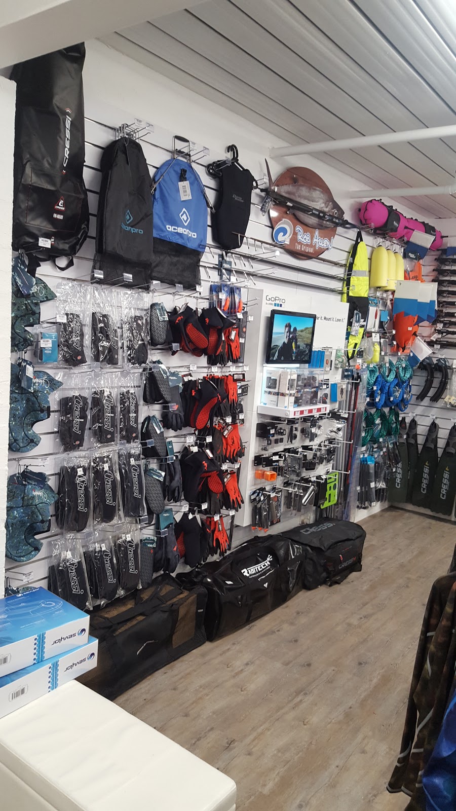 Outdoor Adventure | store | 100 Gregory St, South West Rocks NSW 2431, Australia | 0265665555 OR +61 2 6566 5555