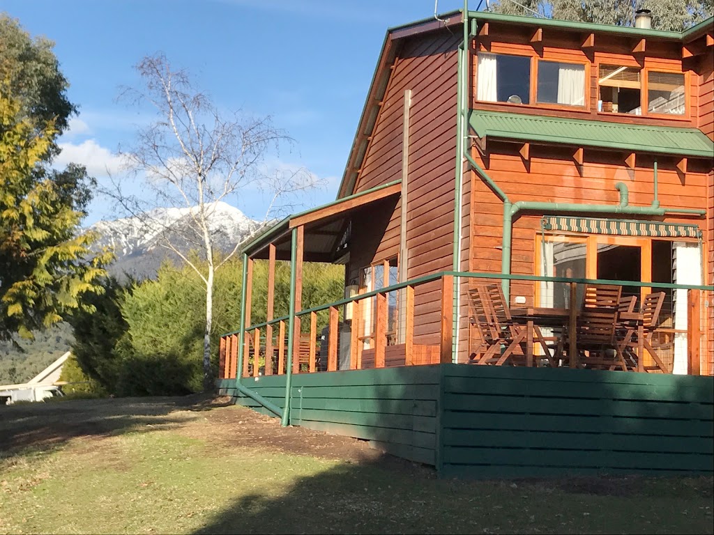 Cedar Retreat | 6 Telemark Ct, Merrijig VIC 3723, Australia | Phone: 0428 145 266