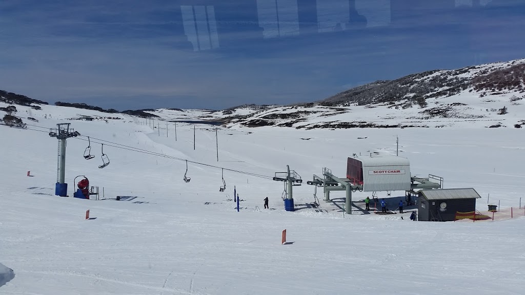 Dicky Knees | Bottom of Scotts Chairlift, Falls Creek VIC 3699, Australia | Phone: (03) 5758 3390