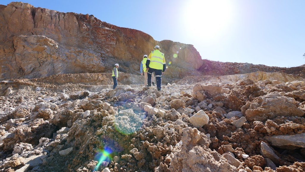 Earth Quarries | 51 Bloomfield Rd, Molong NSW 2866, Australia | Phone: (02) 6366 8149