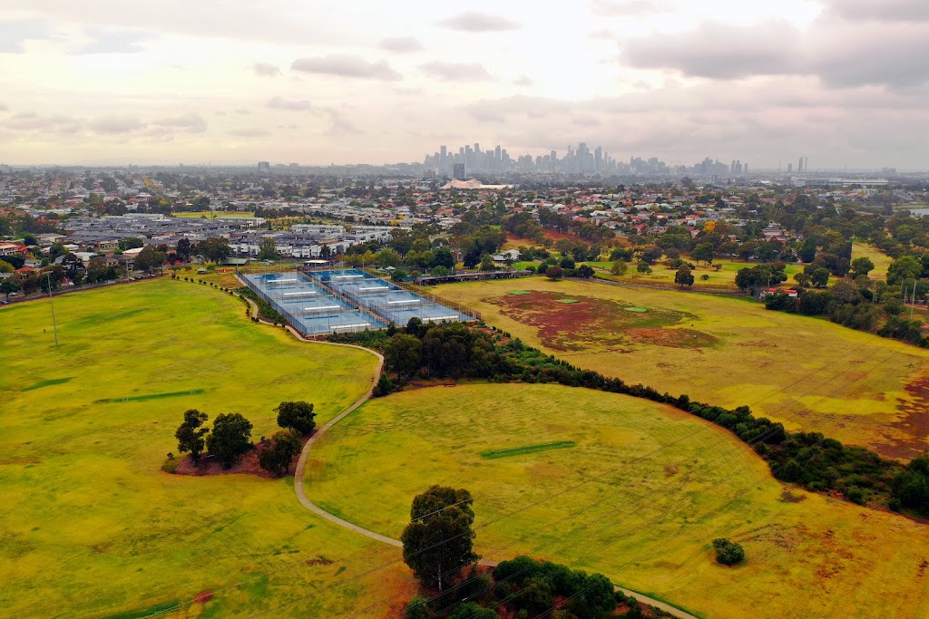 Riverside Driving Range |  | 75 Newsom St, Ascot Vale VIC 3032, Australia | 0455437191 OR +61 455 437 191