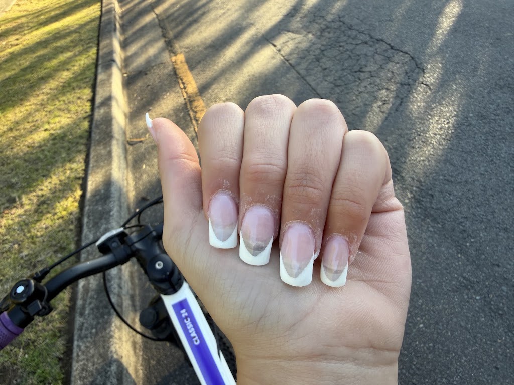 Master Colour Nails | Forestway shopping centre, Shop 14/20 Forest Way, Frenchs Forest NSW 2086, Australia | Phone: (02) 8937 0777