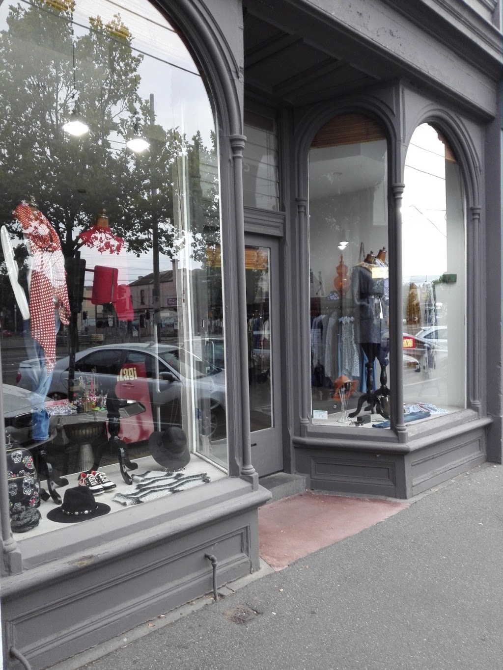 Inzagi | clothing store | 80 High St, Northcote VIC 3070, Australia | 0394891789 OR +61 3 9489 1789