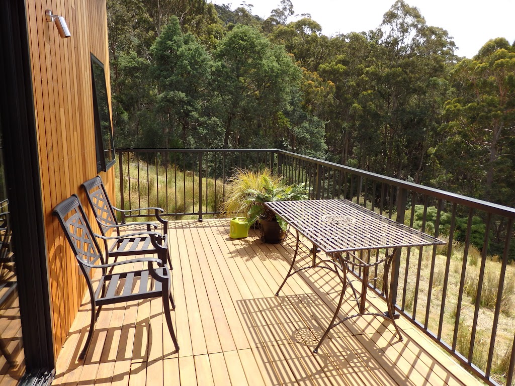 Snug Haus | lodging | 4 Sproules Rd, Snug TAS 7054, Australia | 0400573057 OR +61 400 573 057