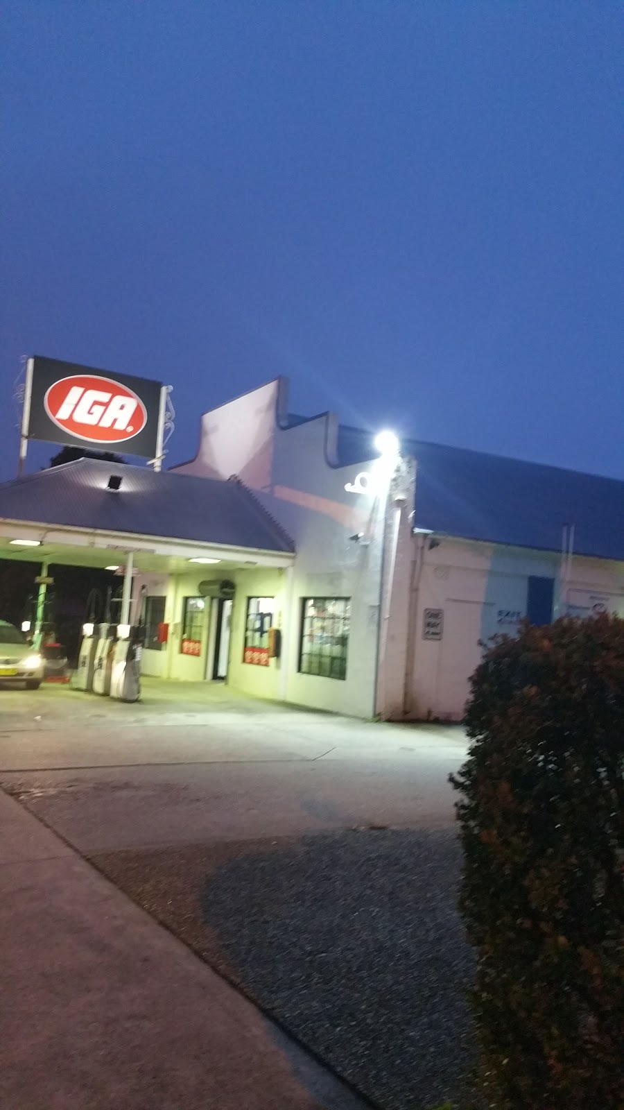 IGA | supermarket | 211 Great Western Hwy, Blackheath NSW 2785, Australia | 0247879022 OR +61 2 4787 9022