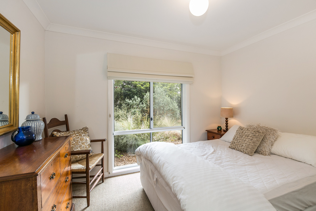 ANGLESEA VIEWS Holiday Home Anglesea | 17 Jackson St, Anglesea VIC 3230, Australia | Phone: (03) 5263 2214