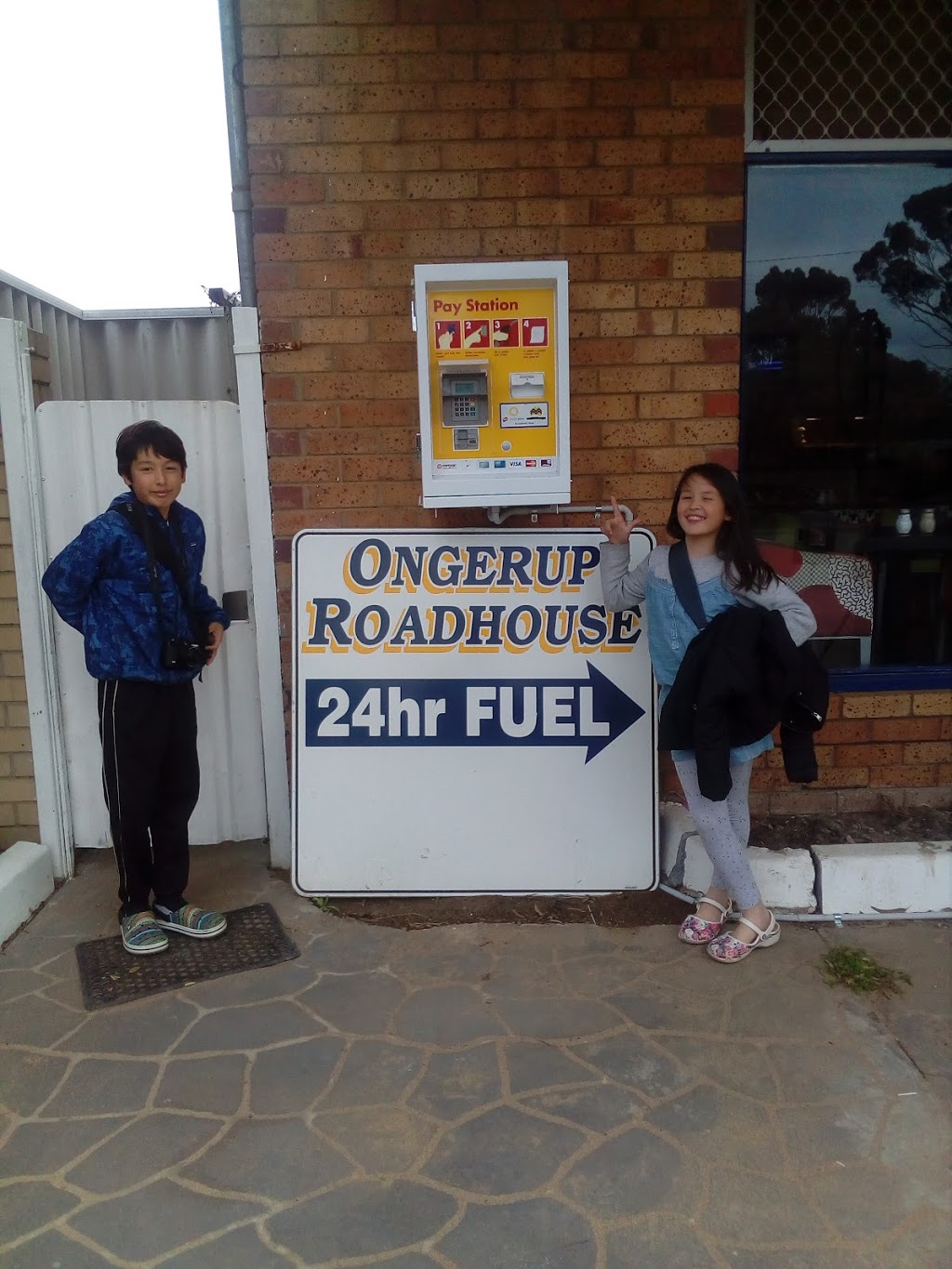 Ongerup Traders Roadhouse | gas station | 44 Eldridge St, Ongerup WA 6336, Australia | 0898282043 OR +61 8 9828 2043