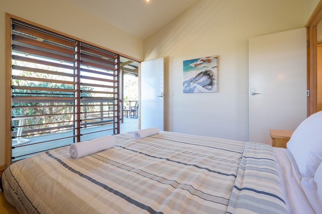 Laguna Beach House | 4 Moongalba Rd, Point Lookout QLD 4183, Australia | Phone: (07) 3415 3949